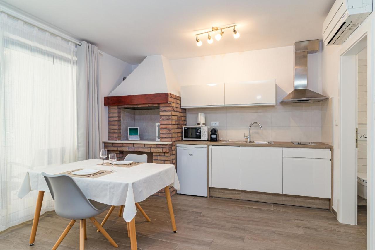 Apartments Anna Ližnjan Zewnętrze zdjęcie